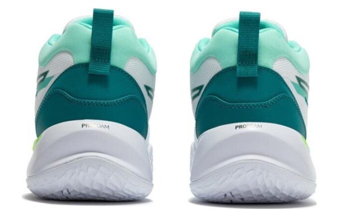 Playmaker Pro Mid “Blanco y verde azulado”