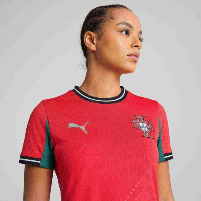 Réplica de la camiseta de fútbol local de Portugal ’25 para mujer Réplica de la camiseta de fútbol local de Portugal ’25 para mujer
