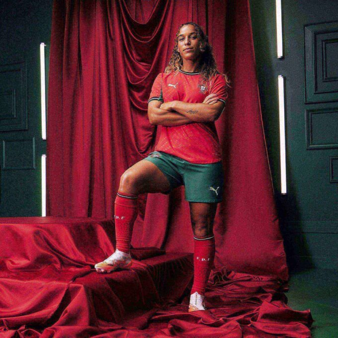 Réplica de la camiseta de fútbol local de Portugal ’25 para mujer Réplica de la camiseta de fútbol local de Portugal ’25 para mujer