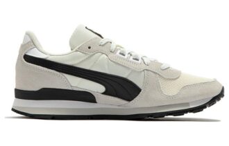 RX 737 Vintage “Blanco y negro susurrante”
