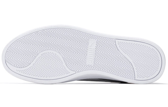 Shuffle Mid WTR “Negro, blanco, equipo dorado”