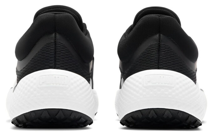 Softride Pro “Coast – Negro y Blanco”