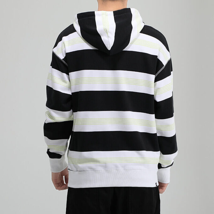 Sudadera con capucha a rayas del centro de la ciudad “Negro, blanco y verde”