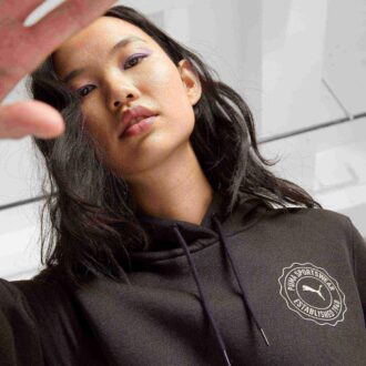Sudadera con capucha para mujer con emblema gráfico