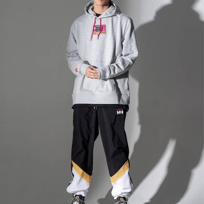 Sudadera con capucha PUMA x Helly Hansen “Gris y roja”