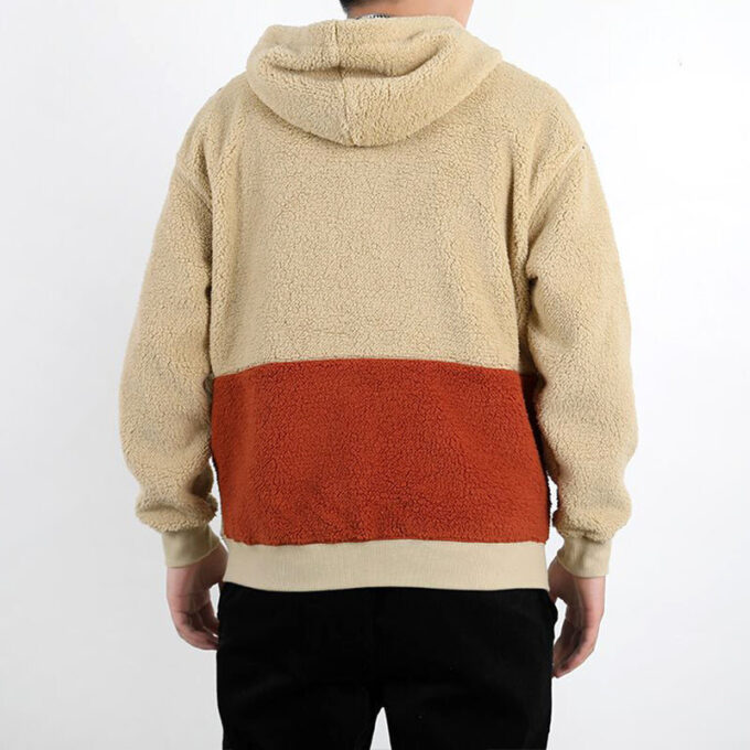 Sudadera con capucha y cremallera completa de sherpa con diseño retro en beige, rojo y verde