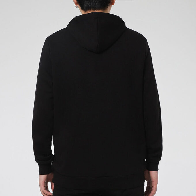 Sudadera con capucha y logo grande “Negro y blanco”