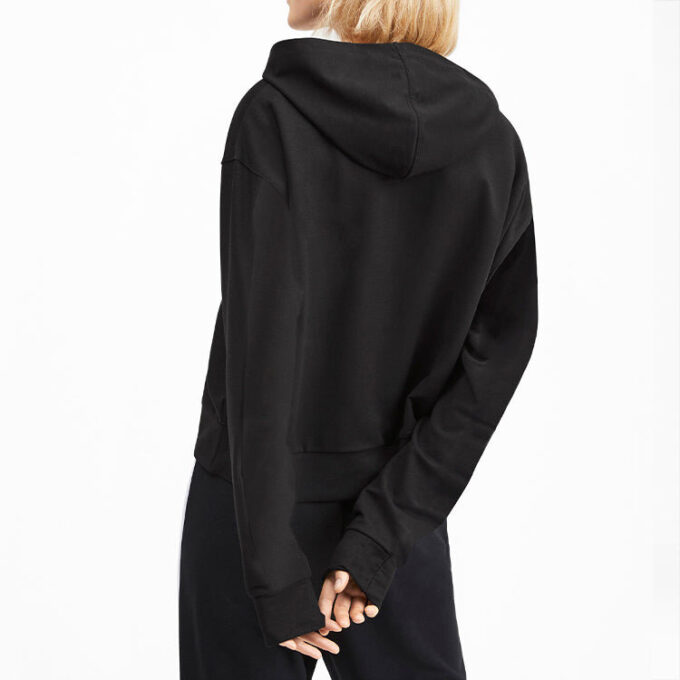 Sudadera deportiva con capucha negra para mujer