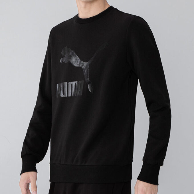 Suéter negro de cuello redondo con logotipo clásico