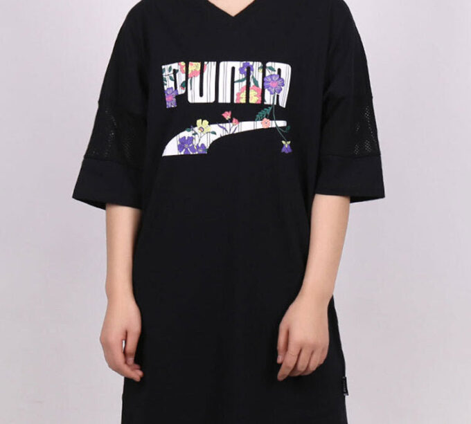 (WMNS) Camiseta deportiva informal de manga corta con estampado de letras en negro