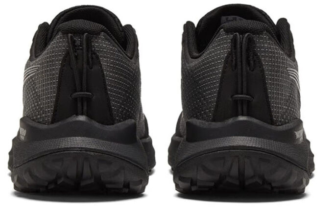 (WMNS) Fast-Trac Nitro “Negro Metalizado Plateado”