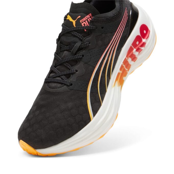 (WMNS) ForeverRun Nitro “Transmisión del Sol Negro”