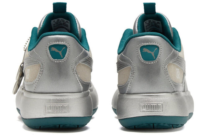 (WMNS) Pronuncia x Suede Mayu 2 “Silver Ultra Violet”