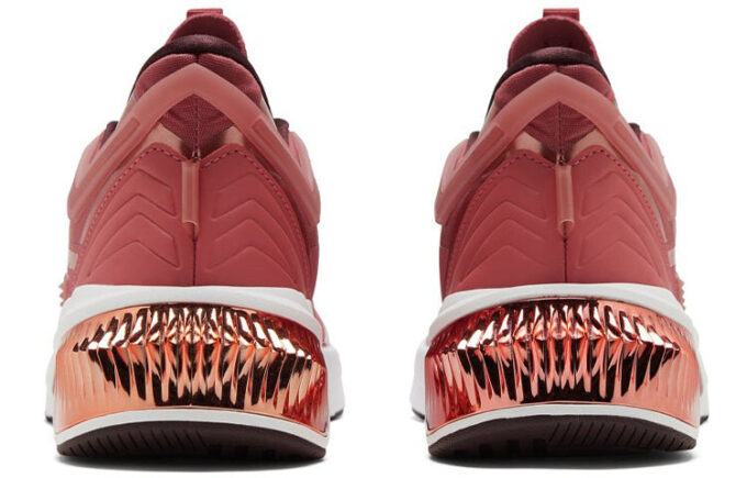 (WMNS) Provoke Xt Ftr Moto Rose Zapatillas de running de caña baja en rojo