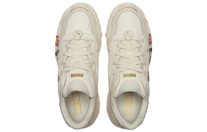 (WMNS) Pulsar Wedge CN “Logo – Corazones”