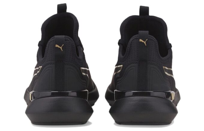 (WMNS) Pure XT “Equipo Negro Dorado”