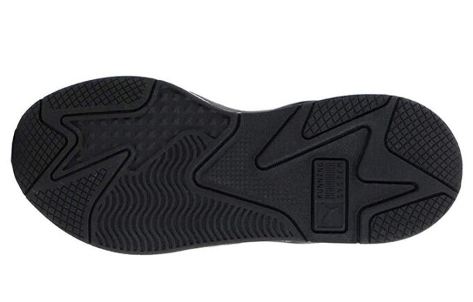 (WMNS) RS-X reinventa el “blanco y negro”