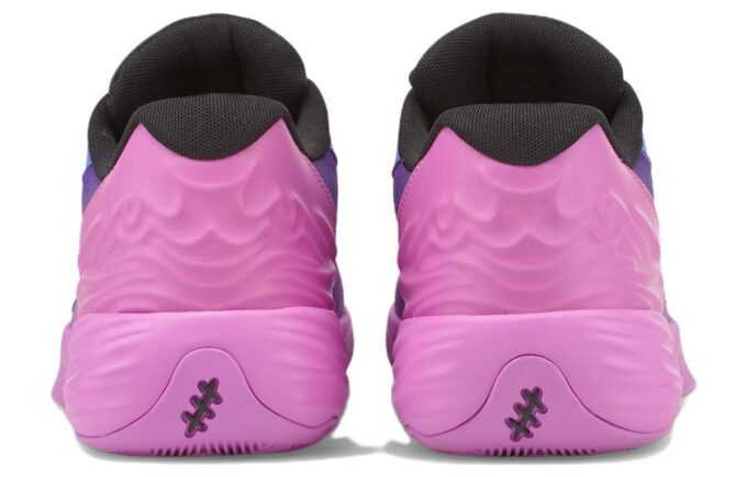 (WMNS) Stewie 1 “Causando Problemas”