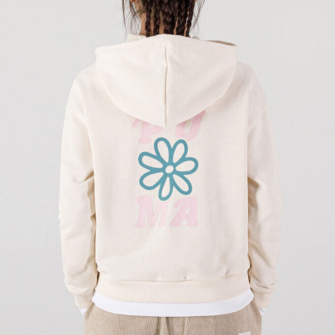 (WMNS) Sudadera con capucha blanca con estampado en capas y dos bolsillos falsos