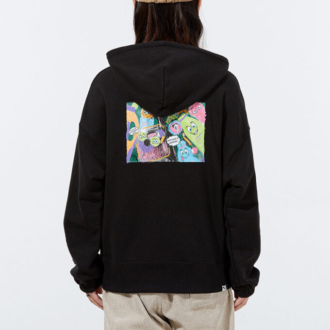 (WMNS) Sudadera con capucha negra con el logotipo impreso en el centro