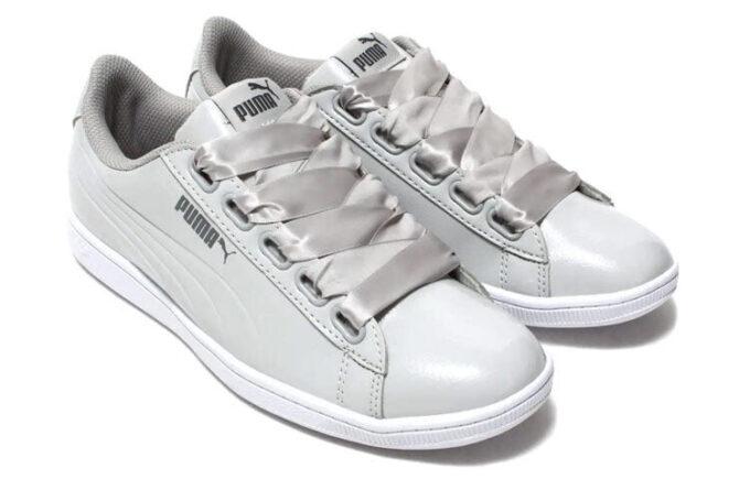 (WMNS) Vikky Ribbon Patent “Gris Casual”