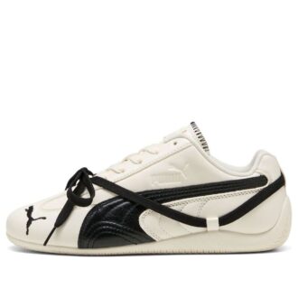(WMNS) x Rose Speedcat LEA “Blanco y negro”