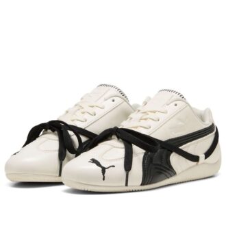 (WMNS) x Rose Speedcat LEA “Blanco y negro”