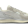 Zapatillas de running Wild Rider de caña baja en color marfil, gris, plateado y blanco