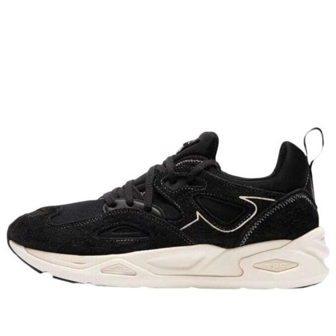 Zapatillas desgastadas TRC Blaze “Negro y blanco”